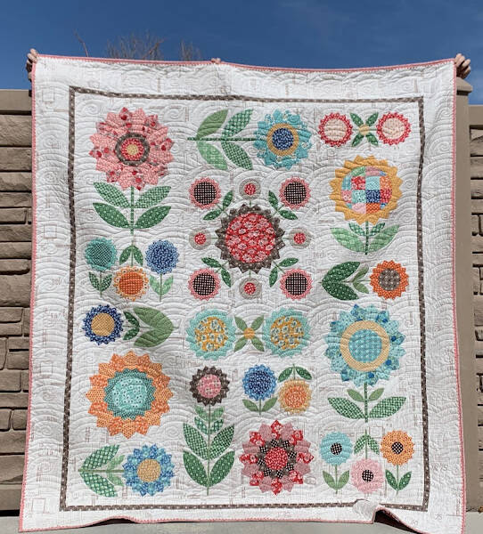 Flea Market Flower Quilt Pattern – Free Pattern